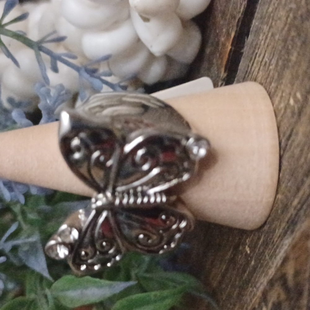 BUTTERFLY 🦋 RING - Picture 3 of 7